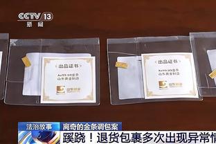 Hàn Quốc ăn 2 thẻ vàng trong 12 phút Kim Mân Tai phạm lỗi chiến thuật. Mã Ninh đưa thẻ vàng cho anh ta.